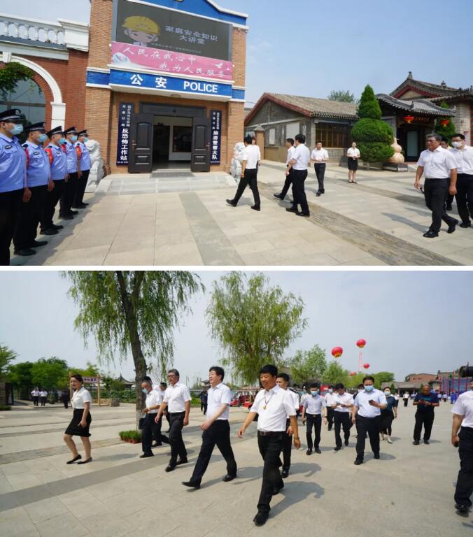 揭牌儀式后，活動人員參觀應急管理科教體驗基地